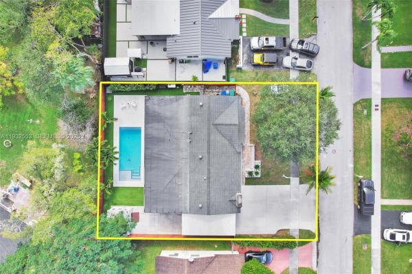 Devon Aire Estates, 11561 SW 121st Ave #, The Crossings, Florida 33186, image 3
