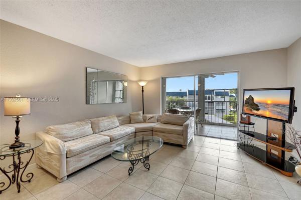 Oriole Golf & Tennis Club 1, 7897 Golf Circle Dr #309, Margate, Florida 33063, image 2