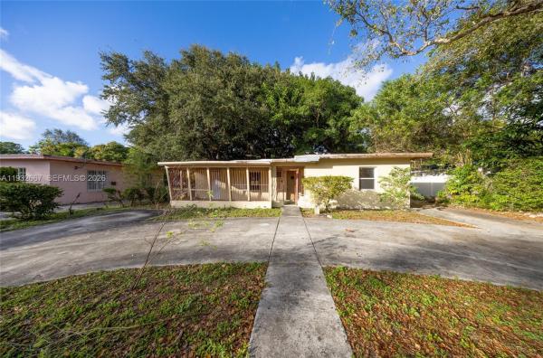 Brian Manors, 763 NE 140th St, North Miami, Florida 33161, image 1