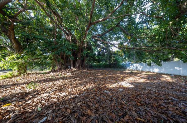 Brian Manors, 763 NE 140th St, North Miami, Florida 33161, image 2