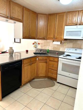 Coral Reef Townhouses, 15385 S Dixie Hwy 22nd Hwy, Palmetto Bay, Florida 33157, image 1