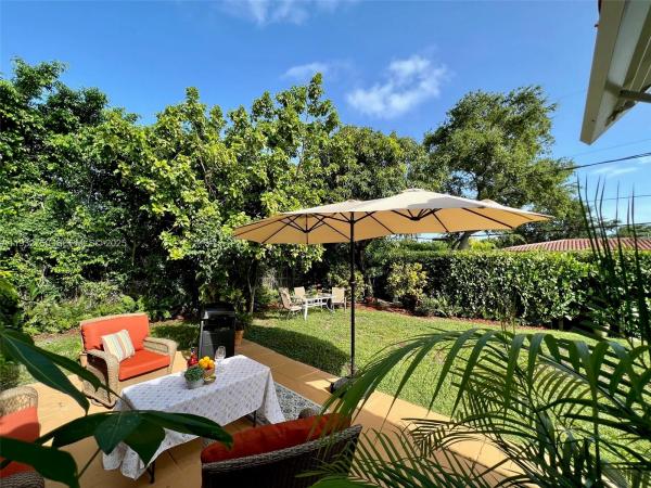 Coral Gables Crafts, 130 Malaga Ave, Coral Gables, Florida 33134, image 1