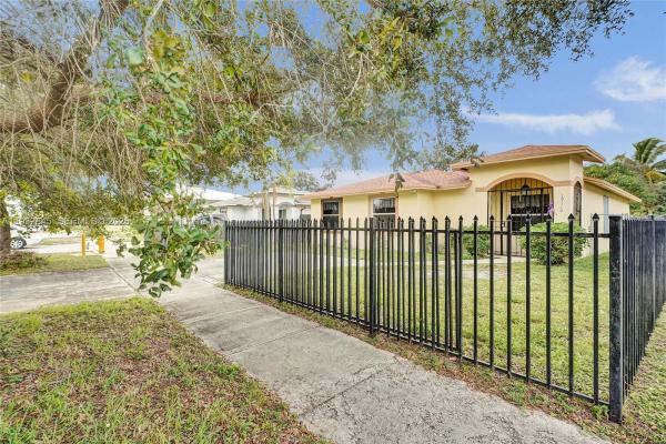 Golden Gardens, 19110 NW 32nd Ave, Miami Gardens, Florida 33056, image 3