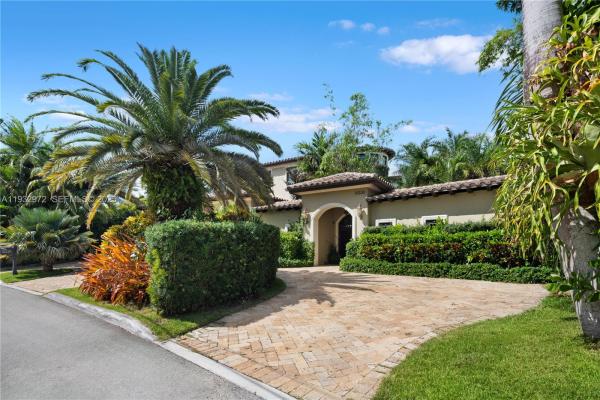 Bay Harbor Islands Residential, 10330 W Broadview Dr, Bay Harbor Islands, Florida 33154, image 2