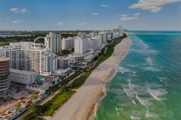 The Carriage House, 5401 Collins Ave #102, Miami Beach, Florida 33140, image 3