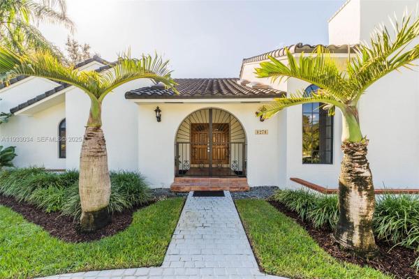 Palmetto Bay Residential, 8270 SW 170th St, Palmetto Bay, Florida 33157, image 2