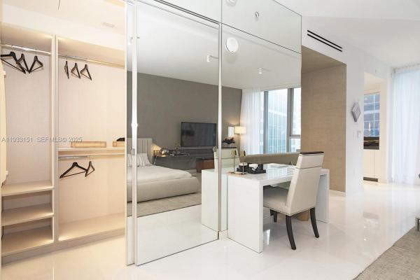 300 Biscayne Blvd Way #805, Miami, Florida 33131, image 1