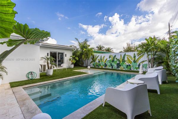 Jenada Villas, 818 NW 29th Ct, Wilton Manors, Florida 33311, image 1