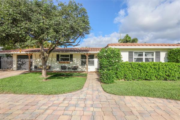 Coral Ridge Isles, 1707 NE 52nd St, Fort Lauderdale, Florida 33334, image 2