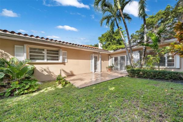Coral Gables Country Club, 1530 Catalonia Ave, Coral Gables, Florida 33134, image 2