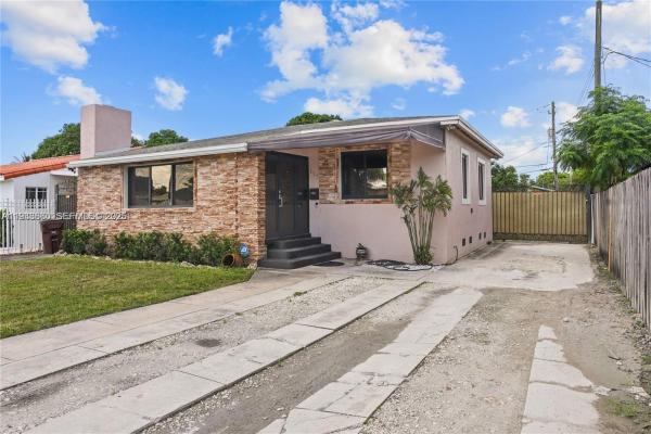 117 W 34th St, Hialeah, Florida 33012, image 1