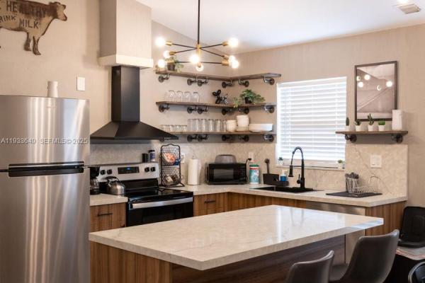 765 NW 77th St 0, Miami, Florida 33150, image 1