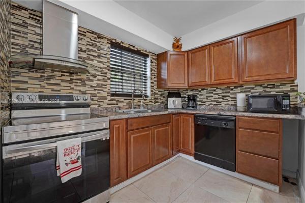 Driftwood Acres, 6841 Raleigh St, Hollywood, Florida 33024, image 2