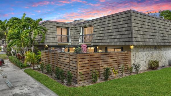 Glenwood Townhomes, 1003 10th Ter, Palm Beach Gardens, Florida 33418, image 1