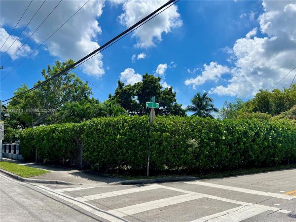 Dixie Highway, 150 NE 59th St, Miami, Florida 33137, image 1