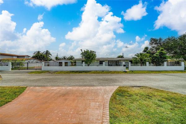 3585 SW 107th Ct, Miami, Florida 33165, image 1