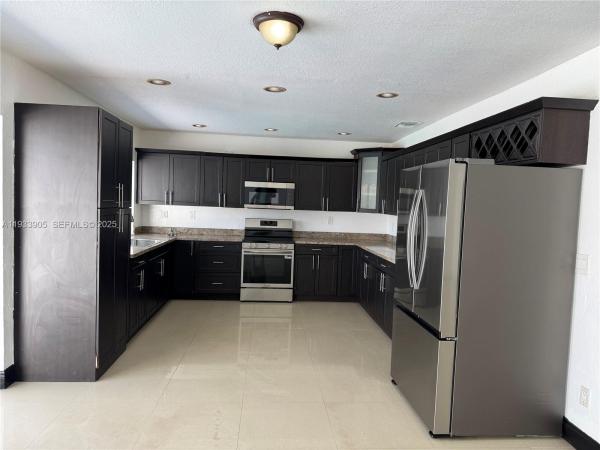 Miami, Florida 33157, image 1