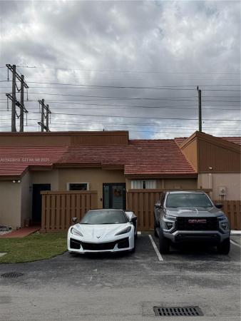 Tamiami Lakes Townhomes, 1194 SW 135th Pl, Tamiami, Florida 33184, image 2