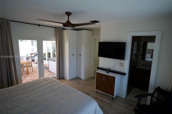 Middle River Manor, 2156 NE 18th Ave, Wilton Manors, Florida 33305, image 3