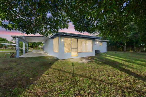 Fairfax Brolliar, 3548 SW 16th Ct, Fort Lauderdale, Florida 33312, image 2