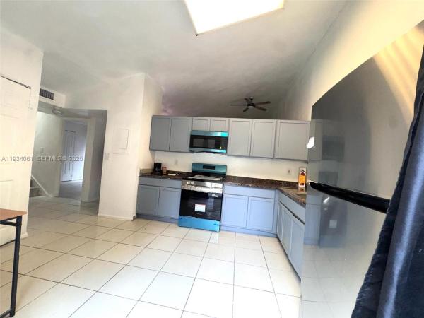Kings Gardens, 4634 NW 185th St #4634, Miami Gardens, Florida 33055, image 1