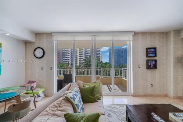 Lake Tower, 765 Crandon Blvd #PH-12, Key Biscayne, Florida 33149, image 1