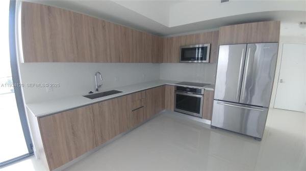 Aventura Parksquare Residences, 2960 NE 207th St #810, Aventura, Florida 33180, image 2