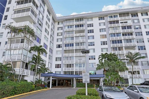 Hillcrest, 4350 Hillcrest Dr #702, Hollywood, Florida 33021, image 1