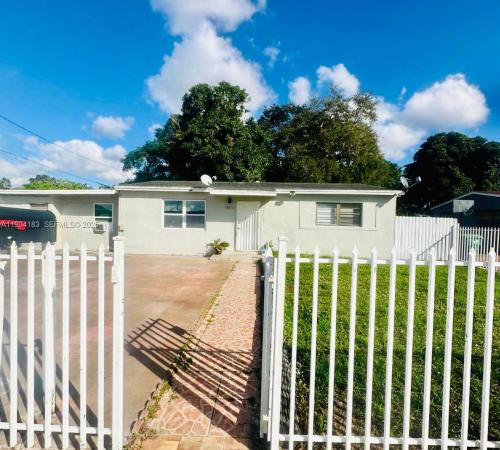 Bonnie Briar Estates, 17011 NW 33rd Ct, Miami Gardens, Florida 33056, image 1