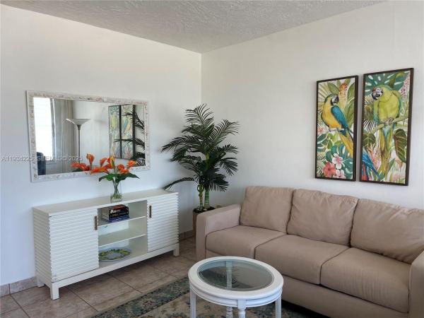 Golden Bay Manor, 3177 S Ocean Dr #321, Hallandale Beach, Florida 33009, image 1