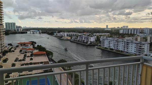 Winston Towers 500, 301 174th St #1405, Sunny Isles Beach, Florida 33160, image 2