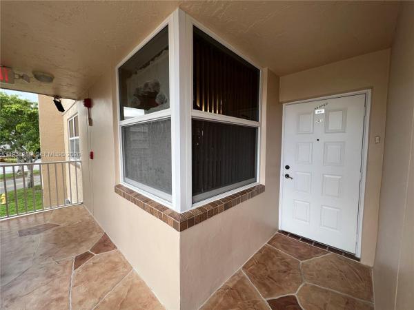 Sunrise Lakes 4, 10369 NW 24th Pl #201, Sunrise, Florida 33322, image 2