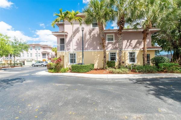 Cypress Pointe At Turtle Run, 6370 W Sample Rd, Coral Springs, Florida 33067, image 2