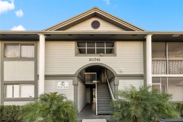 Carmel Lakes, 20741 NE 4th Ct #207, Ives Estates, Florida 33179, image 3