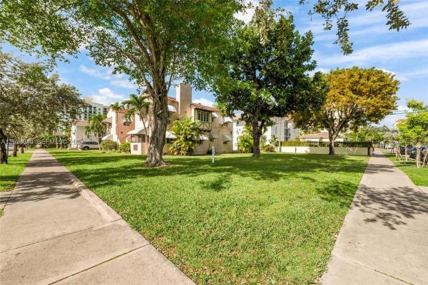 Douglas, 111 Salamanca Ave, Coral Gables, Florida 33134, image 2