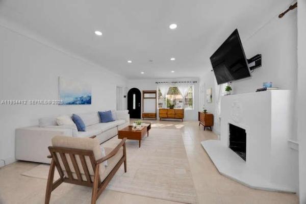Shenandoah, 1785 SW 10th St, Miami, Florida 33135, image 2