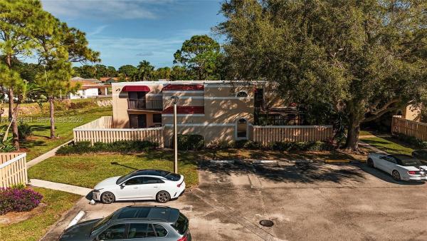 Chateau Wood, 4205 Village Dr #D, Delray Beach, Florida 33445, image 1