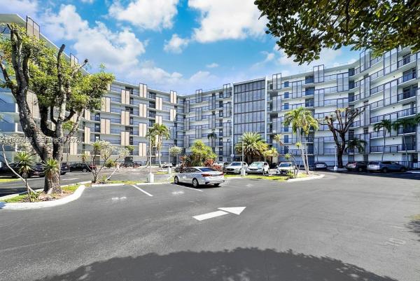 Biscaya, 20500 W Country Club Dr #715, Aventura, Florida 33180, image 1