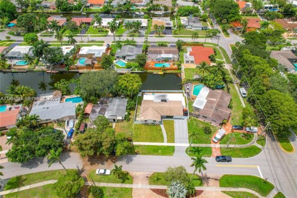 Plantation Isles, 5880 SW 13th St, Plantation, Florida 33317, image 2