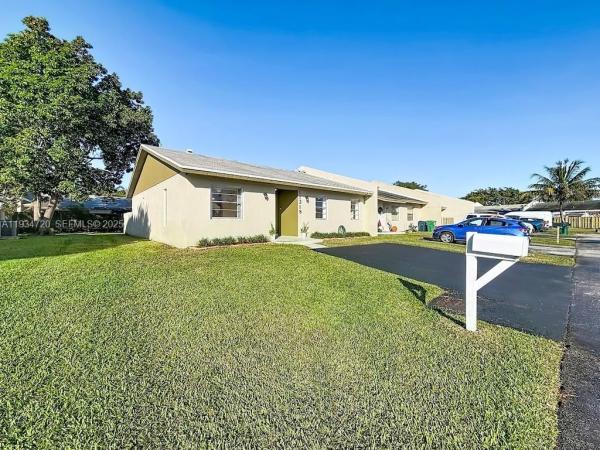 Devon Aire Villas, 11218 SW 125th Ct, The Crossings, Florida 33186, image 2