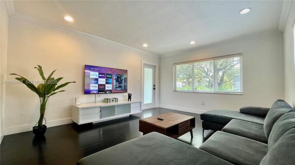 1955 Washington St, Hollywood, Florida 33020, image 3