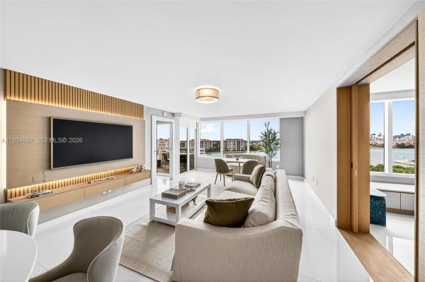 South Pointe Towers, 400 S Pointe Dr #1501, Miami Beach, Florida 33139, image 2