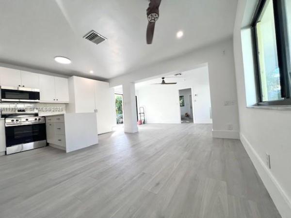 Pompano Beach Estates, 2645 SE 1st Ct #4, Pompano Beach, Florida 33062, image 1