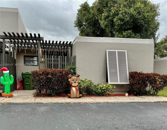 Villas Lakes, Pembroke Pines, Florida 33026, image 1