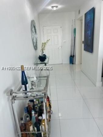 La Perla, 16699 Collins Ave #2507, Sunny Isles Beach, Florida 33160, image 3