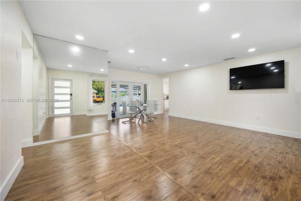 Rymer, 15010 NE 7th Ave, Golden Glades, Florida 33161, image 3