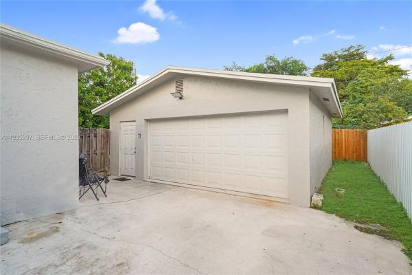 Driftwood Estates, 3011 N 74th Ave, Hollywood, Florida 33024, image 2