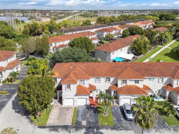 Bridgeport Villas, 12661 SW 143rd Ln #12661, Three Lakes, Florida 33186, image 3