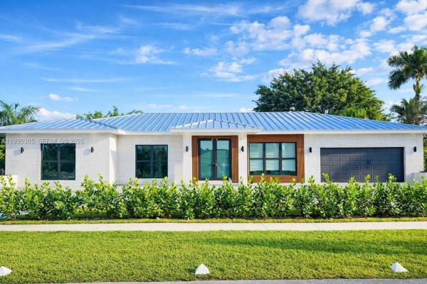 Bonaventure Lakes, 16733 Golfview Dr, Weston, Florida 33326, image 2