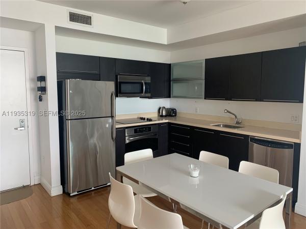 The Ivy At Riverfront, 90 SW 3rd St #1211, Miami, Florida 33130, image 1